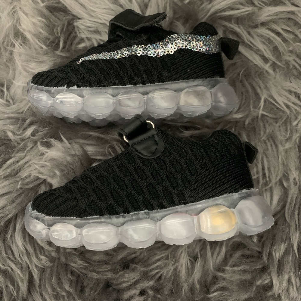 Bundle of baby girl sneakers - Picture 4 of 10